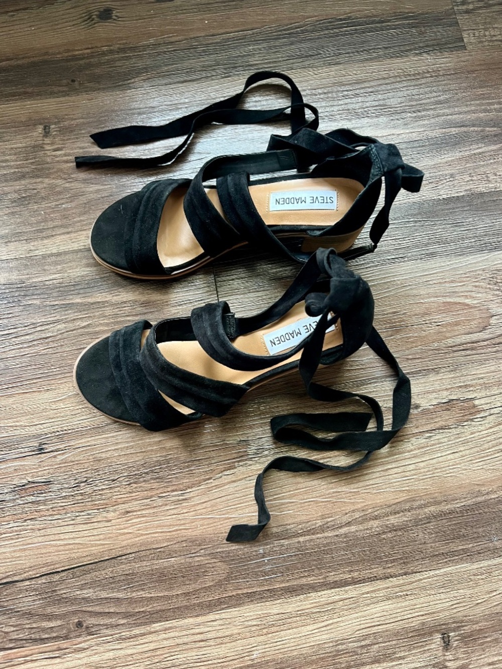 Black Steve Madden Rizzaa Ankle Strap Sandals: Size 7 - Picture 3 of 8